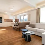 Waldrand Apartment *