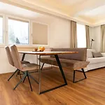 Waldrand Apartment *