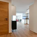 Waldrand Apartment *