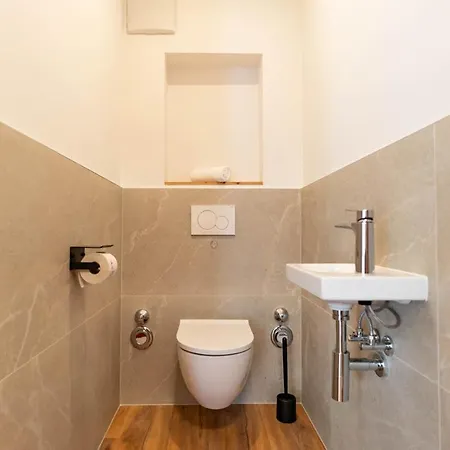 Waldrand Apartment *