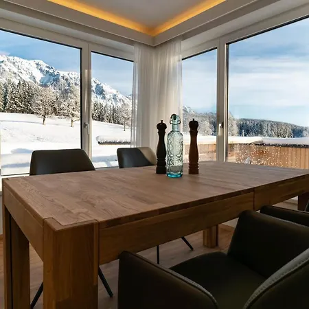 Waldrand Ramsau am Dachstein