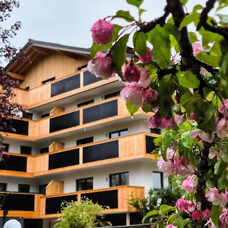 Waldrand Apartment *