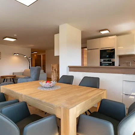 Waldrand Apartment *