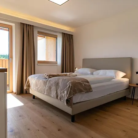 Waldrand Apartment *