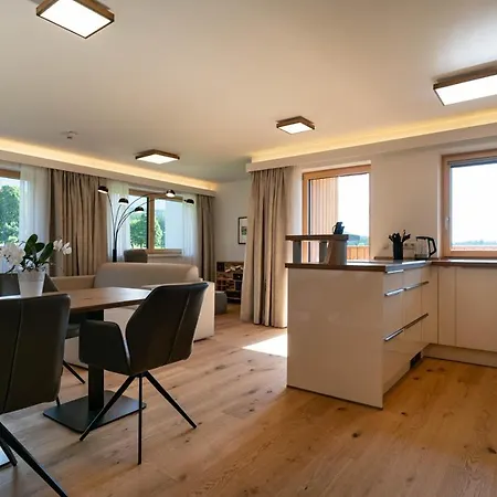 Waldrand Apartment *